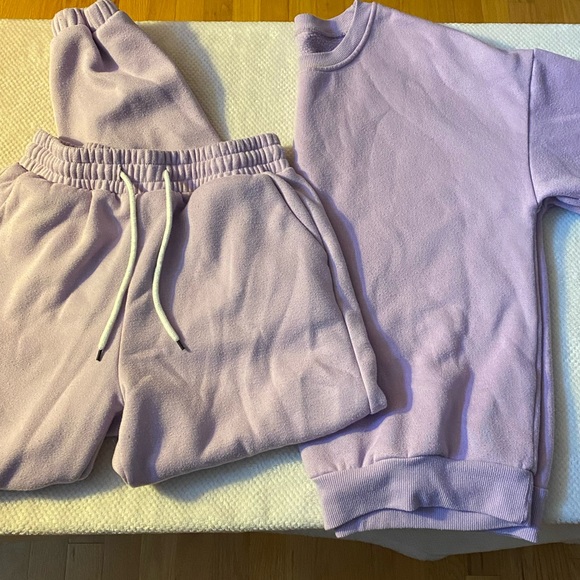 Lavender Sweatsuit💜 - Picture 1 of 10